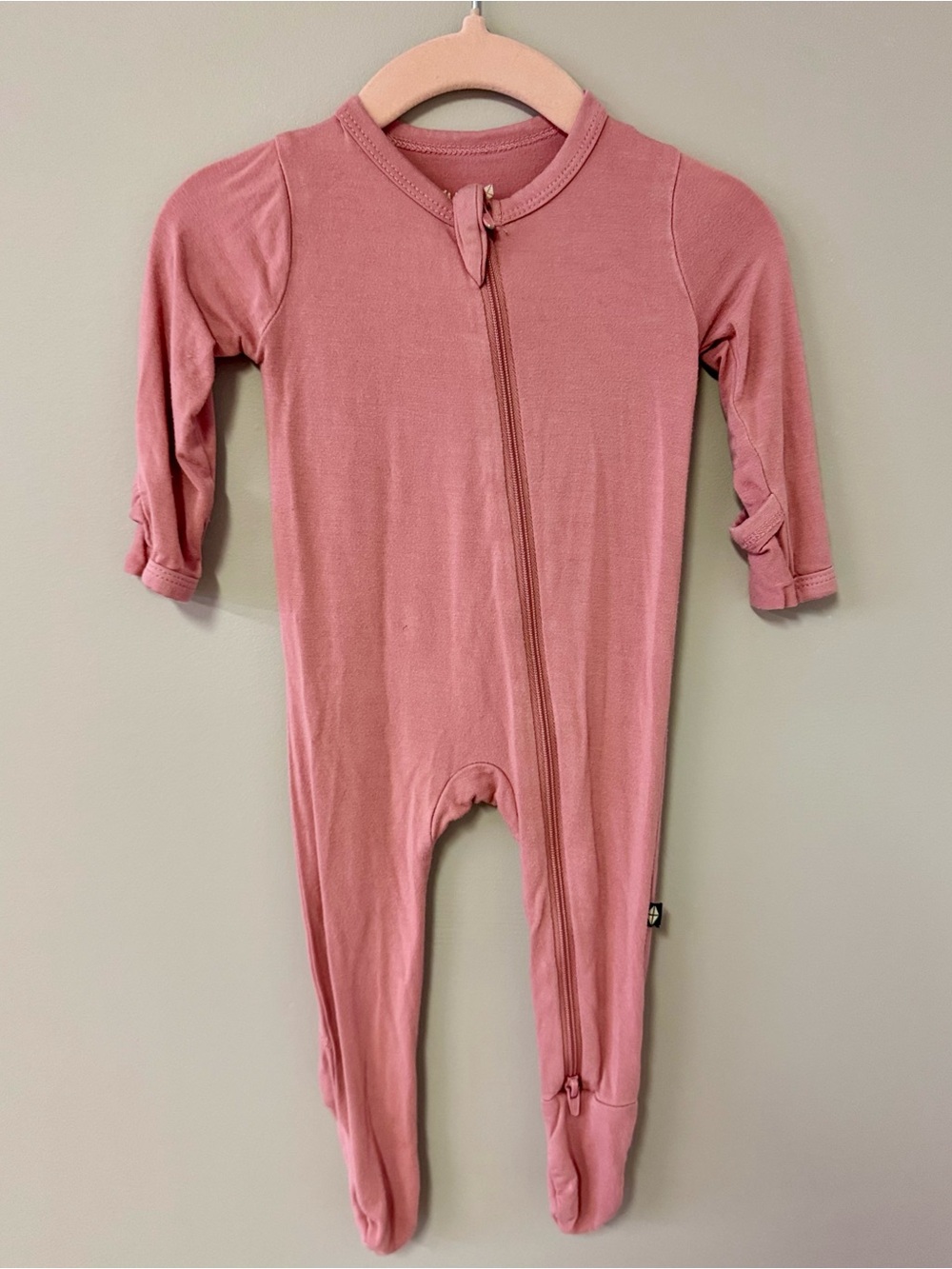 Kyte BABY Dusty Rose Footed One-Piece Zipper Pajamas